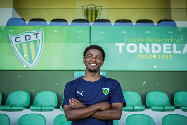 Depois de experiências em França, Países Baixos, Inglaterra e Alemanha, esquerdino ruma a Portugal (Foto: Tondela)