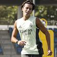 Carreras titular na estreia (secreta!) da nova versão do Real Madrid