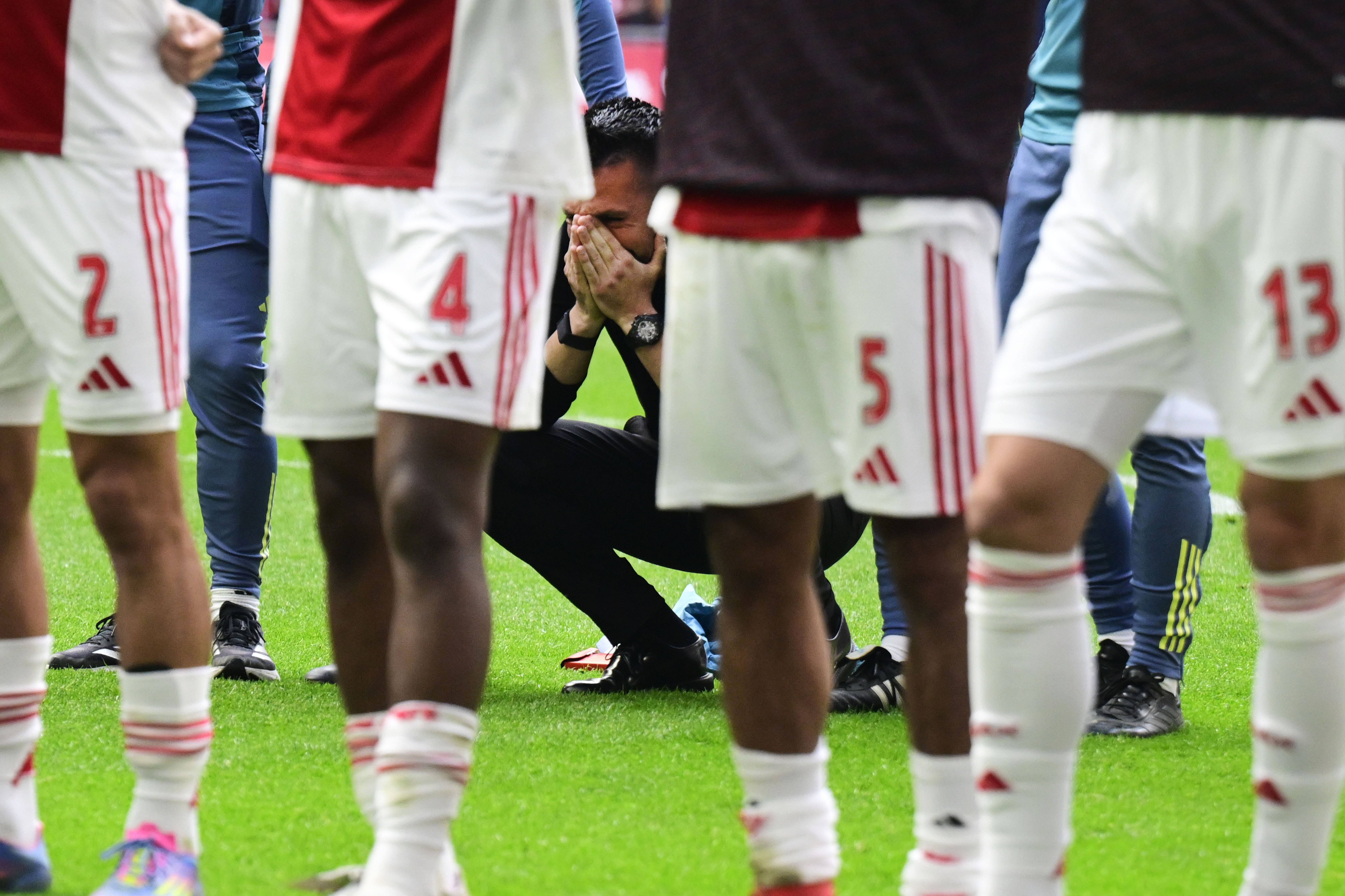 Ajax, 2024/25: treinado por Francesco Farioli, o Ajax chegou à 29.ª jornada da Eredivisie com mais nove pontos do que o PSV. A derrocada nas últimas jornadas (duas derrotas, dois empates e uma vitória) resultou na perda do título para os rivais