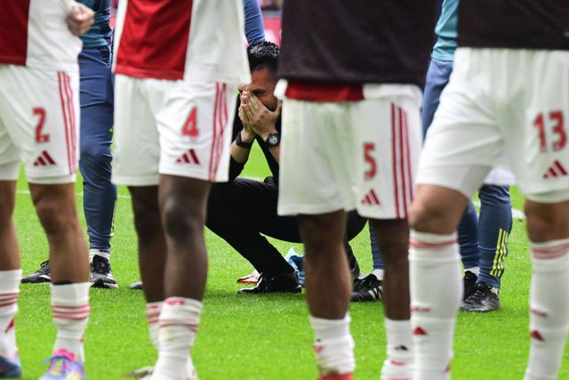 Ajax, 2024/25: treinado por Francesco Farioli, o Ajax chegou à 29.ª jornada da Eredivisie com mais nove pontos do que o PSV. A derrocada nas últimas jornadas (duas derrotas, dois empates e uma vitória) resultou na perda do título para os rivais