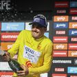 Pau Martí venceu a 2.ª etapa da Volta a Portugal, em Fafe, e celebra a conquista da camisola amarela