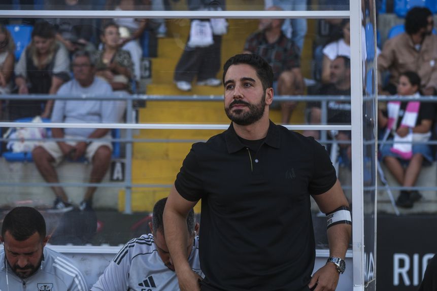Técnico dos gansos assumiu que a sua equipa não foi capaz de contrariar o poderio dos leões (Foto: Paulo Cunha/LUSA)