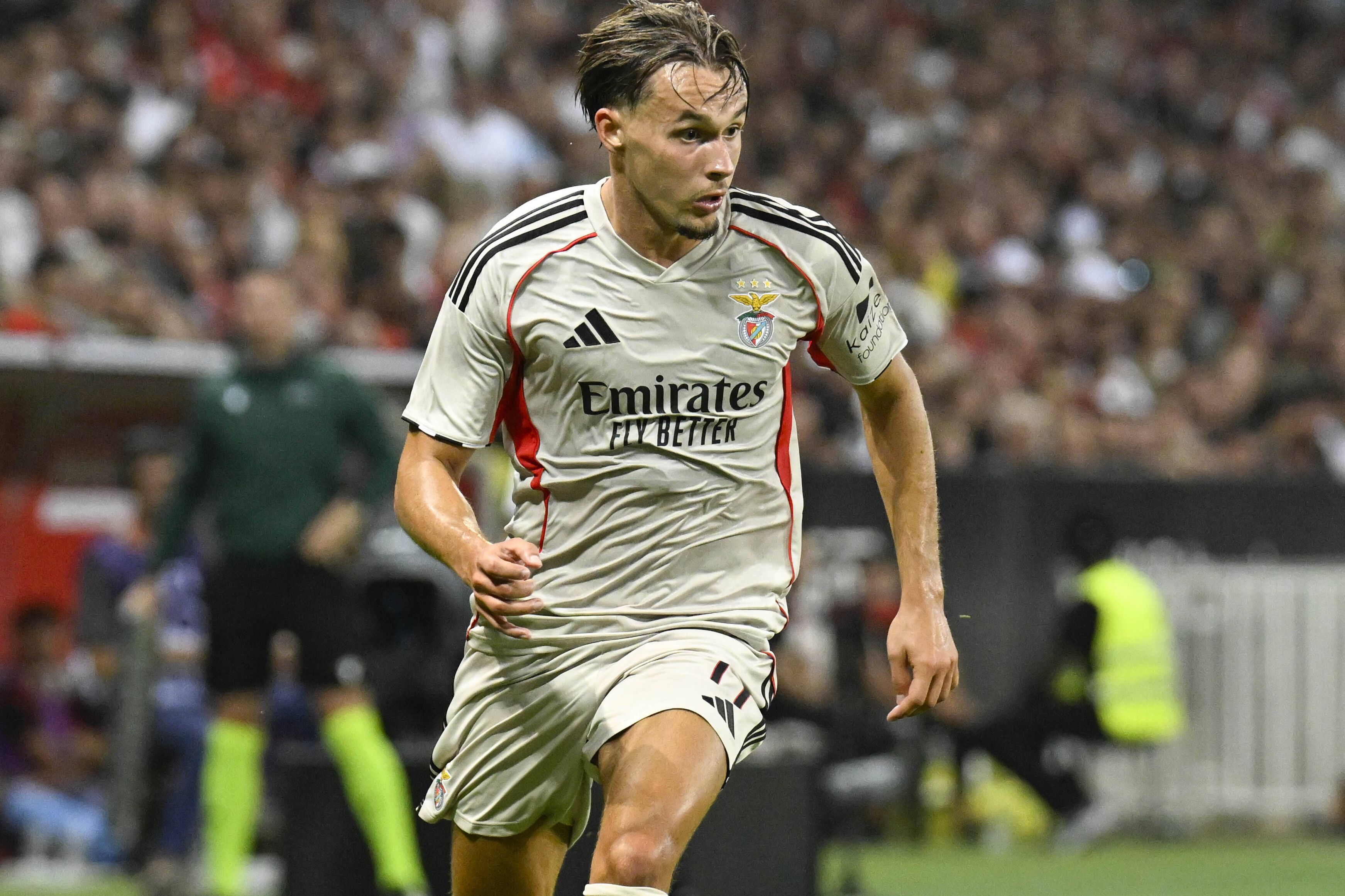 Dedic foi titular nos dois primeiros jogos do Benfica