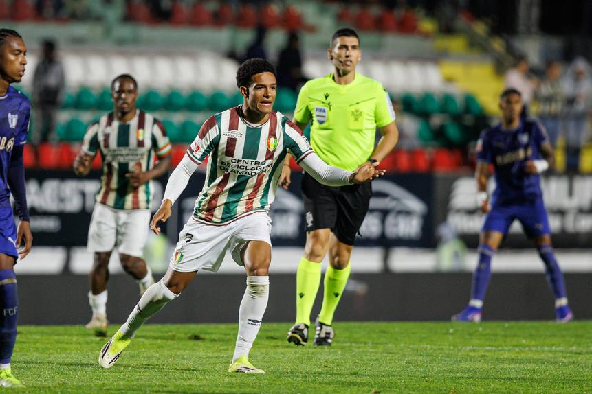 Leandro Antonetti relançou o Estrela frente ao Sporting — Foto: Imago
