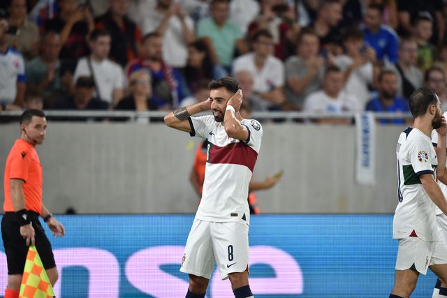 Aniversariante Bruno Fernandes marca e coloca Portugal a vencer a Eslováquia (vídeo)