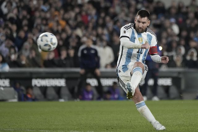 Uma visão rara: Messi substituído durante um jogo da Argentina