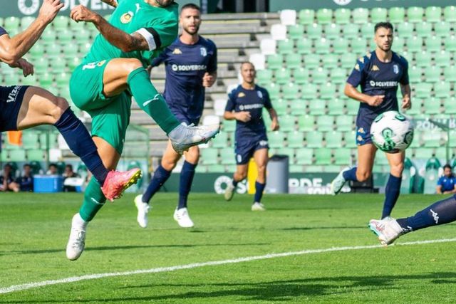 Rio Ave e Vizela empatam em teste com quatro golos