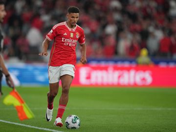 Alerta para Schmidt na defesa do Benfica