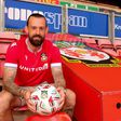 Steven Fletcher assina pelo Wrexham
