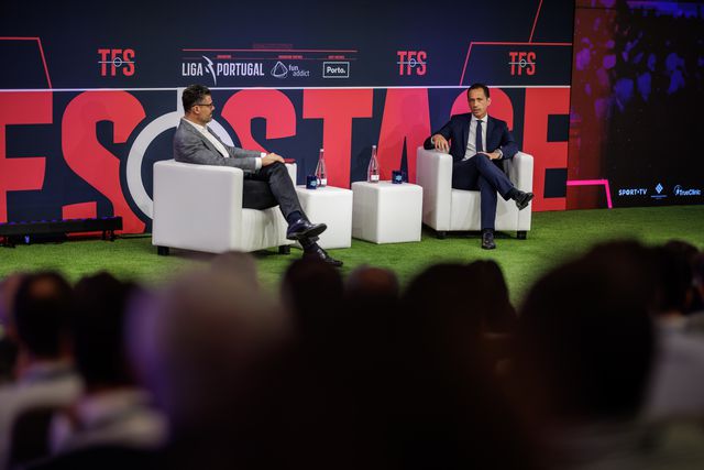 Proença contra «futebol caro» e a horas tardias