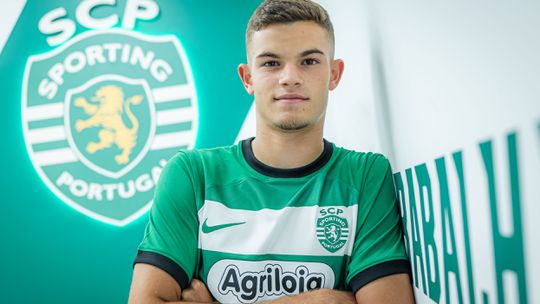 Gabriel Melo assina contrato no Sporting: «Gyokeres é exemplo a seguir»