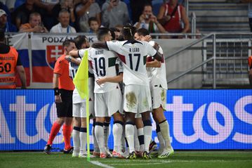 Portugal vence Eslováquia com golo do aniversariante Bruno Fernandes