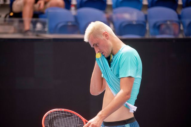 Bernard Tomic agredido violentamente