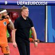Depois da confusão com Bergwijn, Koeman recusa comentar transferência de Depay