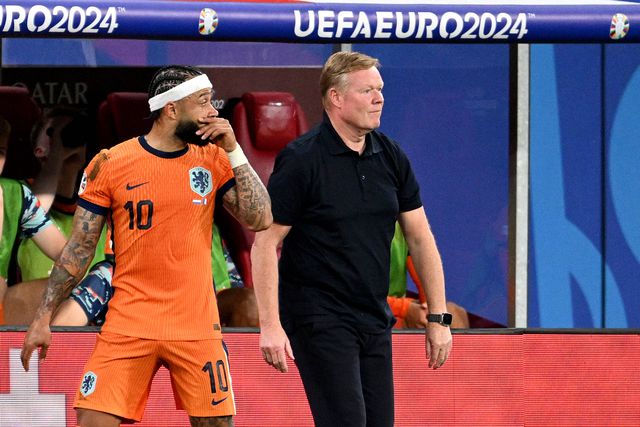Depois da confusão com Bergwijn, Koeman recusa comentar transferência de Depay