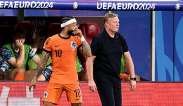 Depois da confusão com Bergwijn, Koeman recusa comentar transferência de Depay