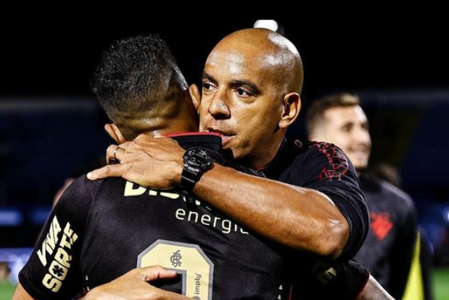 Pepa estreia-se com vitória no comando do Sport