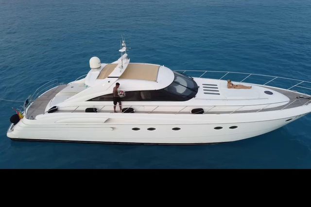 Galeno pede a namorada em casamento