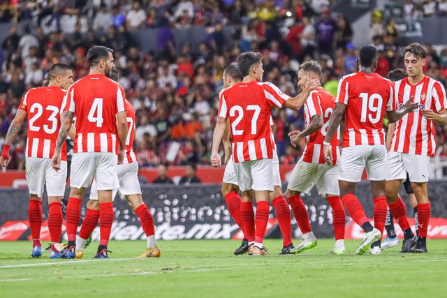 Gijón tenta identificar adepta que insultou racialmente jogador