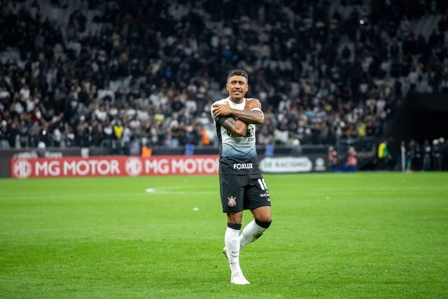 Paulinho termina carreira aos 36 anos