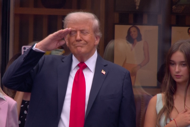 Apupos a Donald Trump durante hino americano no US Open