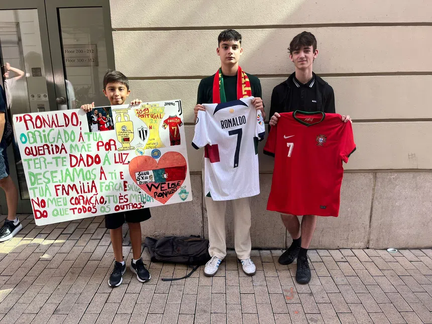 Ronaldo Mania! Húngaros acampam por CR7