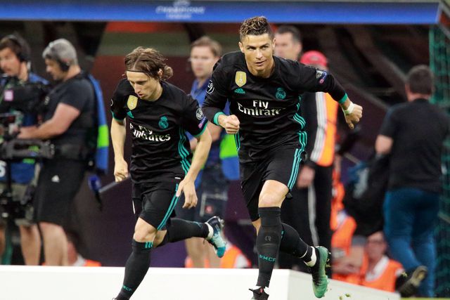 Luka Modric e Cristiano Ronaldo fizeram história juntos no Real Madrid e, aos 40 anos, continuam aí para as curvas
