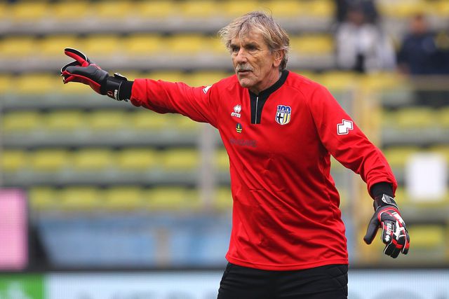 Fez 100 jogos na Serie A, volta aos 83 anos e revela a receita: «Leite de soja e sexo»