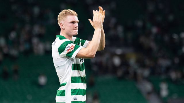 Conrad Harder agradece o apoio dos adeptos do Sporting no último clássico frente ao FC Porto no Estádio José Alvalade