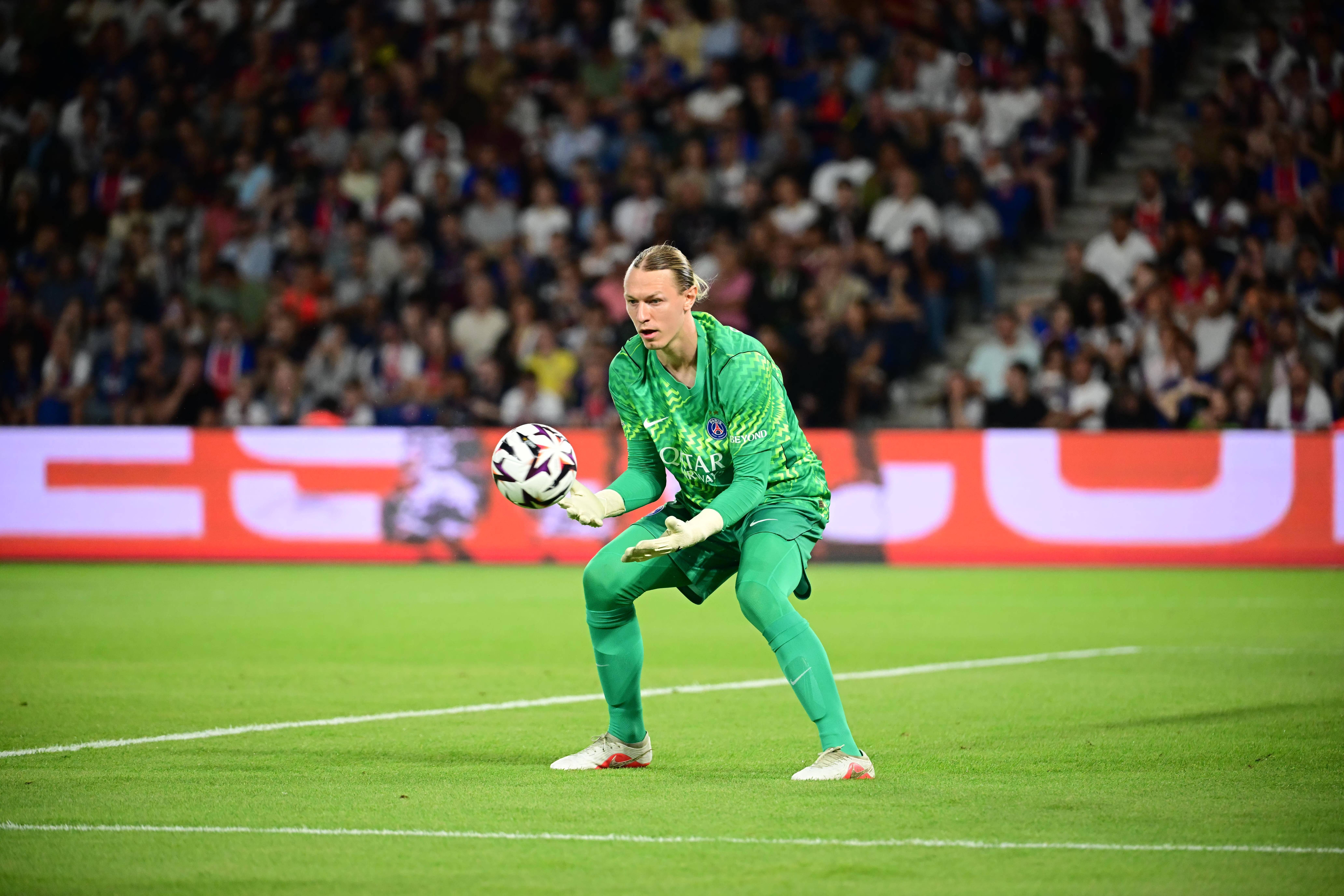 Matvey Safonov (PSG e Rússia)