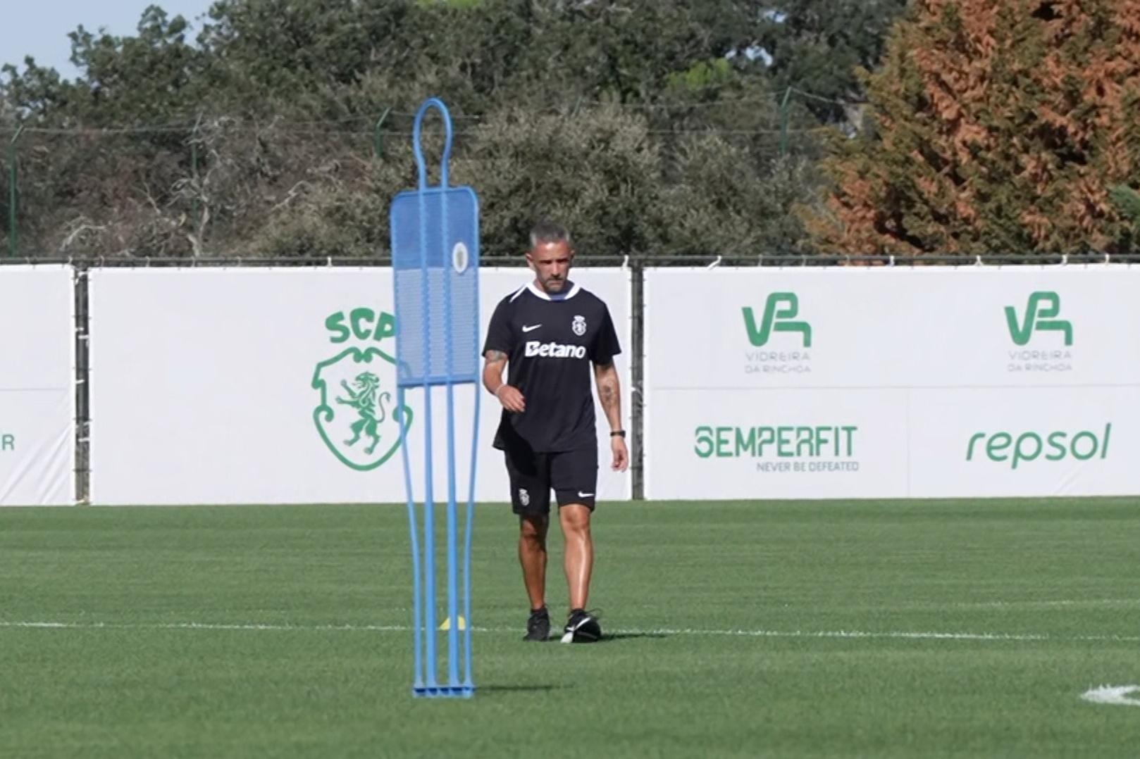 Rui Borges ministrou mais uma sessão de treino - Foto: A BOLA