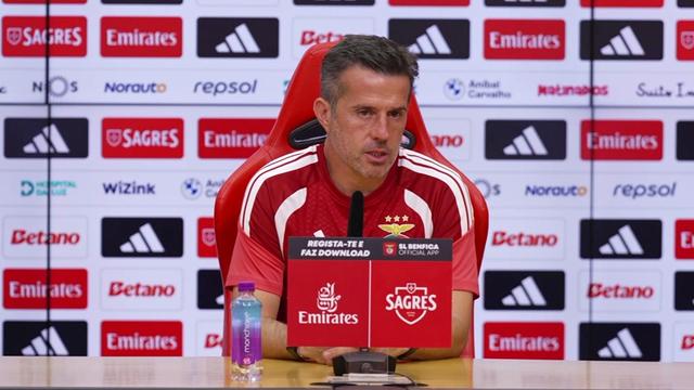 Marco Silva admite começar a roda mais o onze do Benfica