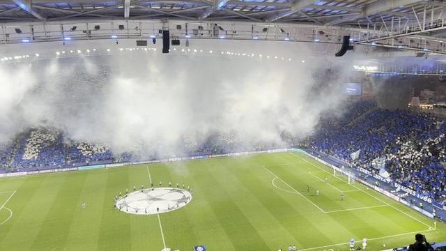 Coreografia no Dragão antes do FC Porto-Manchester City