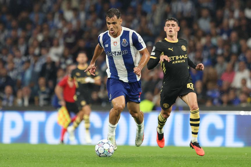 Gabri Veiga foi o último a ser substituído e ouviu forte aplauso do Estádio do Dragão - Foto: Catarina Morais/Kapta+
