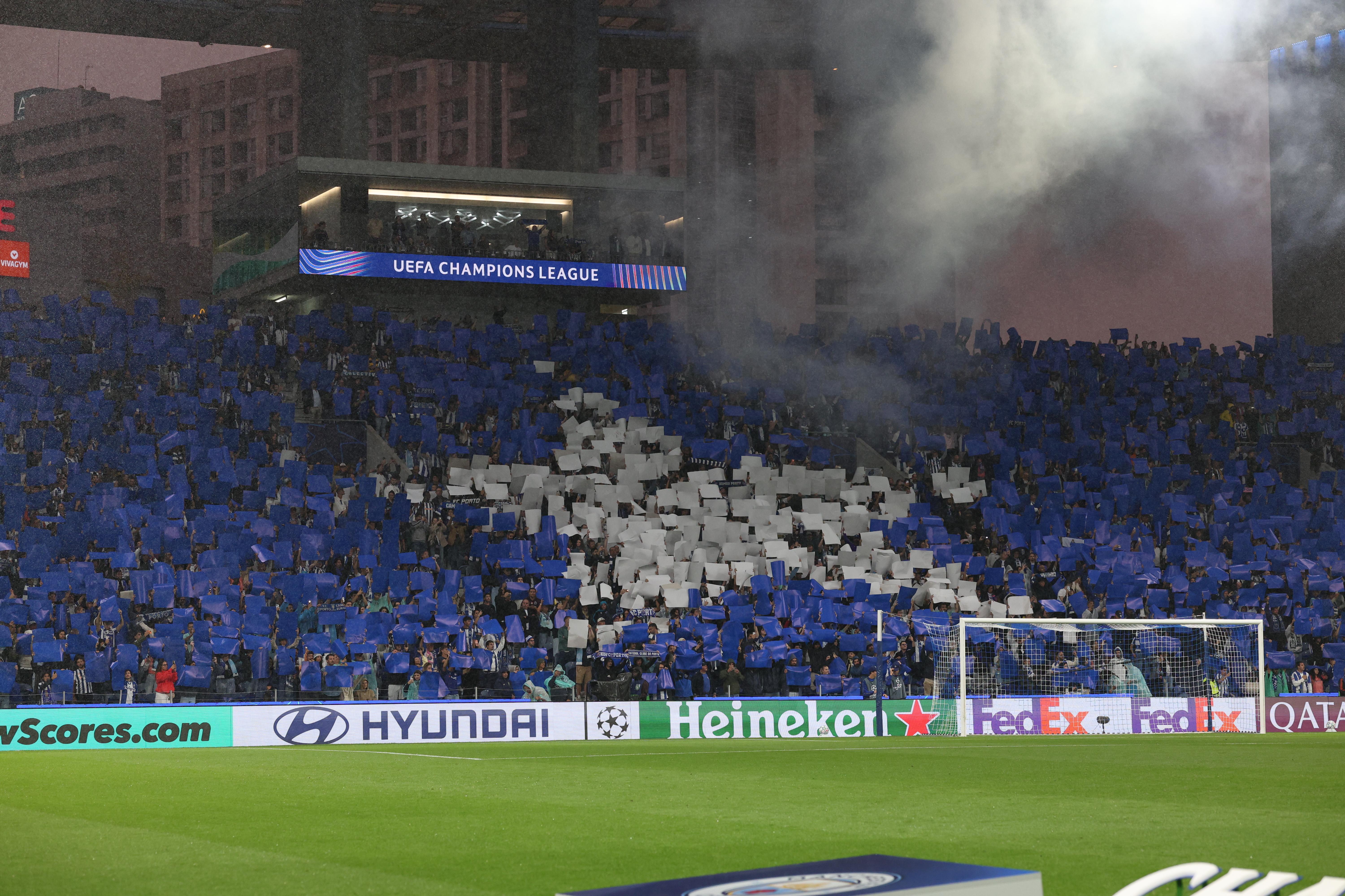 Coreografia no FC Porto-Manchester City - Foto: Catarina Morais/Kapta +