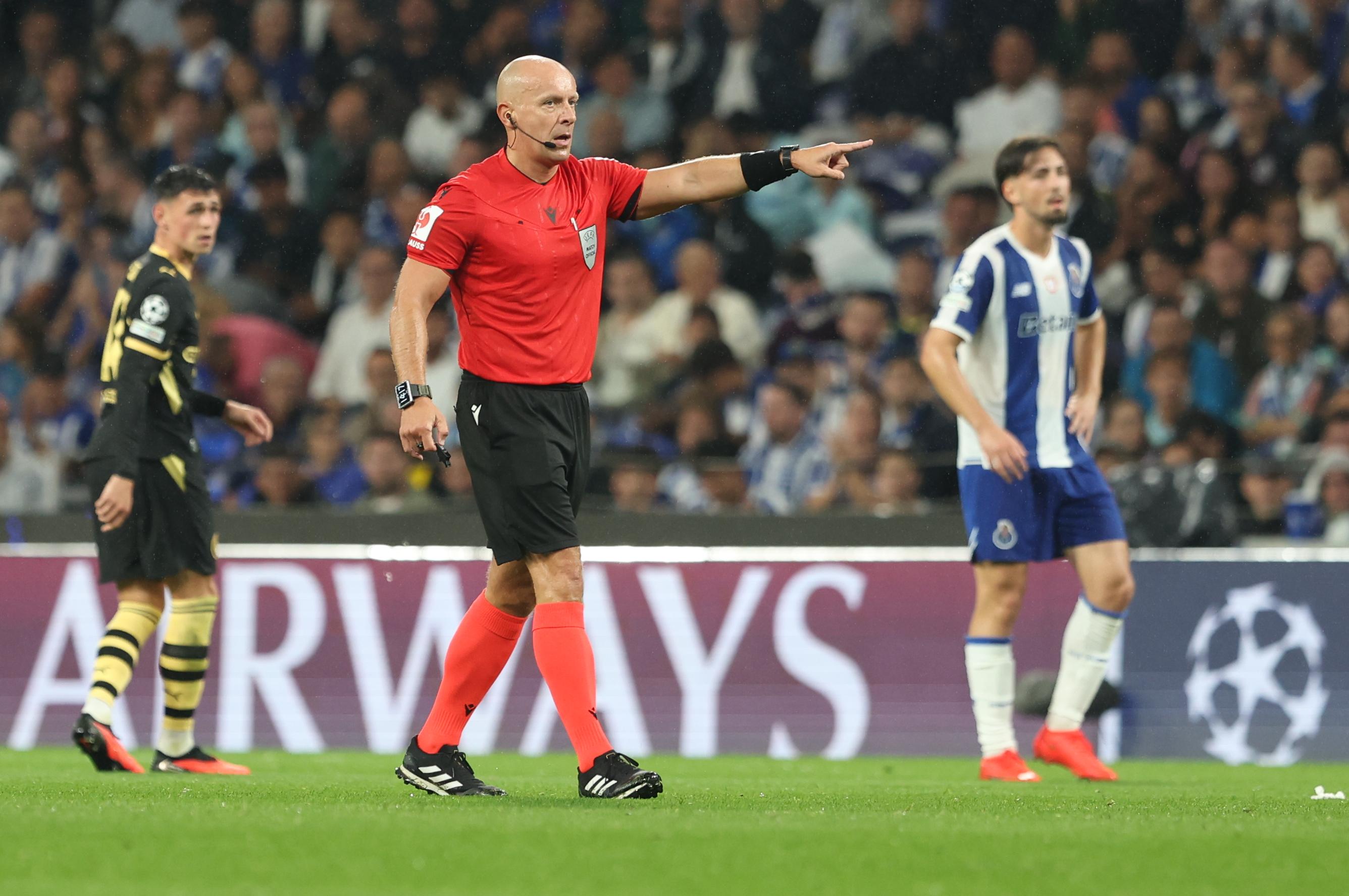 Árbitro no FC Porto-Manchester City - Foto: Catarina Morais/Kapta +