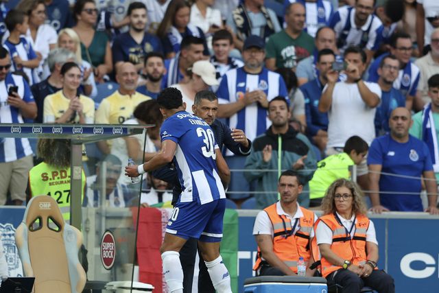 Vídeo: chapéu feliz de Evanilson dá vantagem ao FC Porto