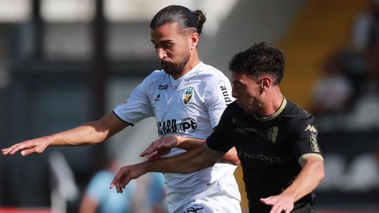 Árbitro João Pinheiro na mira do Farense