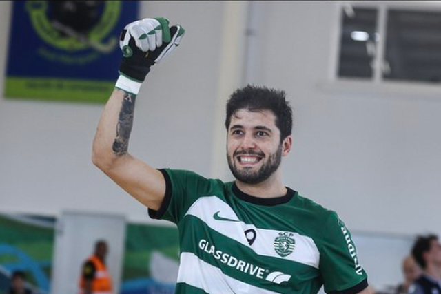 Hóquei: FC Porto e Sporting goleiam e mantêm o pleno