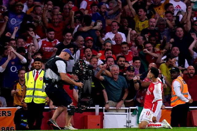 Martinelli derruba Manchester City e desvia Arsenal para a liderança