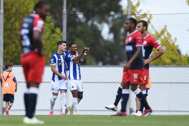 Foi de bicicleta: golaço de Wendel Silva no FC Porto B-Torreense (vídeo)