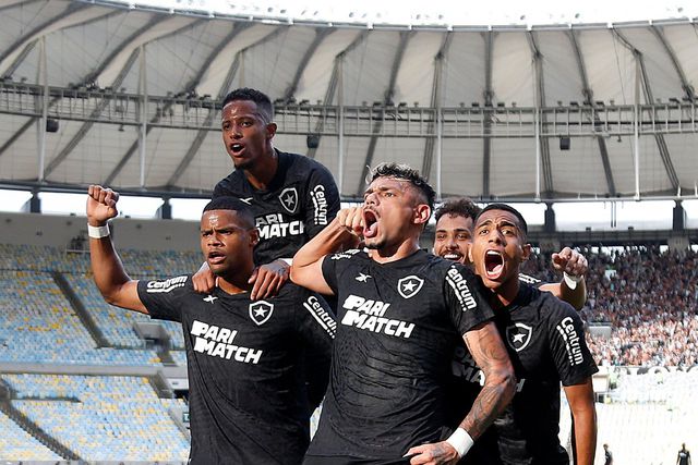 Botafogo vence no primeiro jogo pós-Lage e Palmeiras de Abel perde em casa