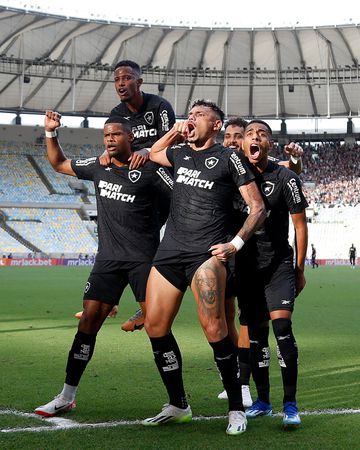 Botafogo vence no primeiro jogo pós-Lage e Palmeiras de Abel perde em casa