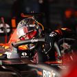 Max Verstappen celebra título de tricampeão com triunfo no Catar