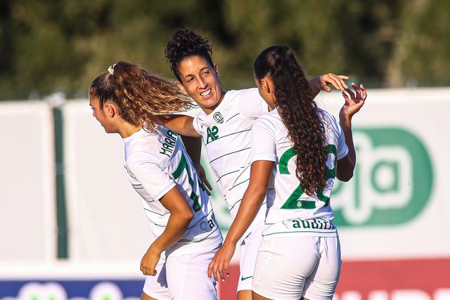 Sporting vence em jogo com dois penáltis falhados