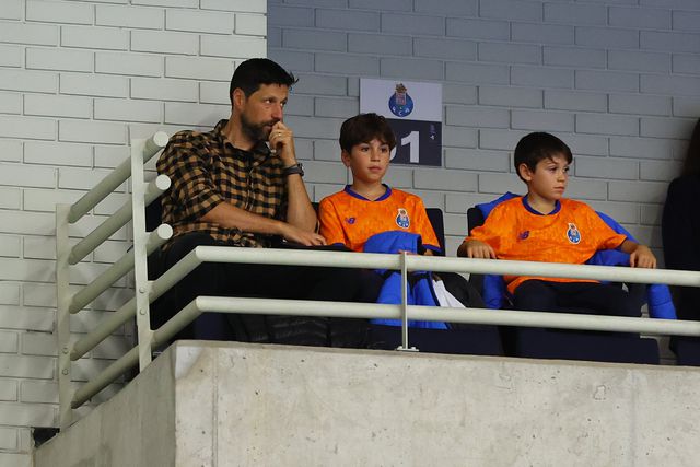 Vítor Bruno assiste ao arranque do FC Porto na Liga Europeia