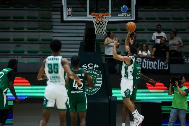 Sporting em noite desinspirada no João Rocha no arranque da Taça Europa