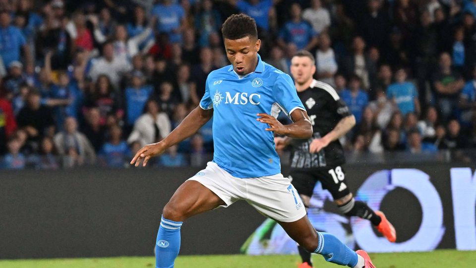 Alarmes soam em Nápoles por causa de David Neres