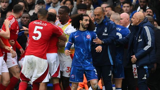 Chelsea e Nottingham Forest de NES punidos pela FA com ex-Benfica envolvido