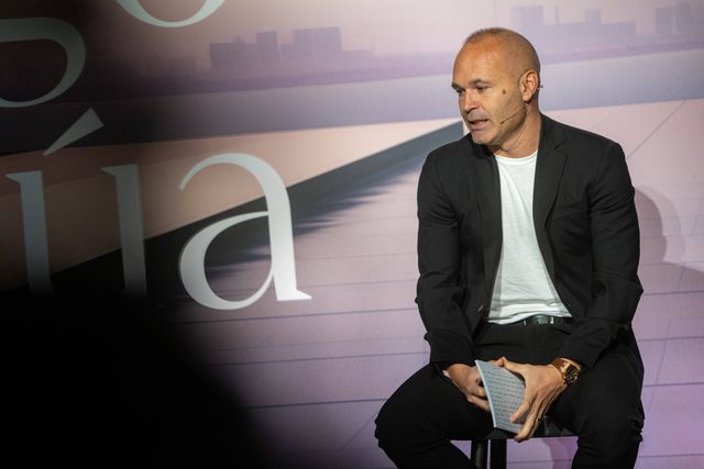 Adeus relvado, olá banco: Iniesta já está a tirar curso de treinador